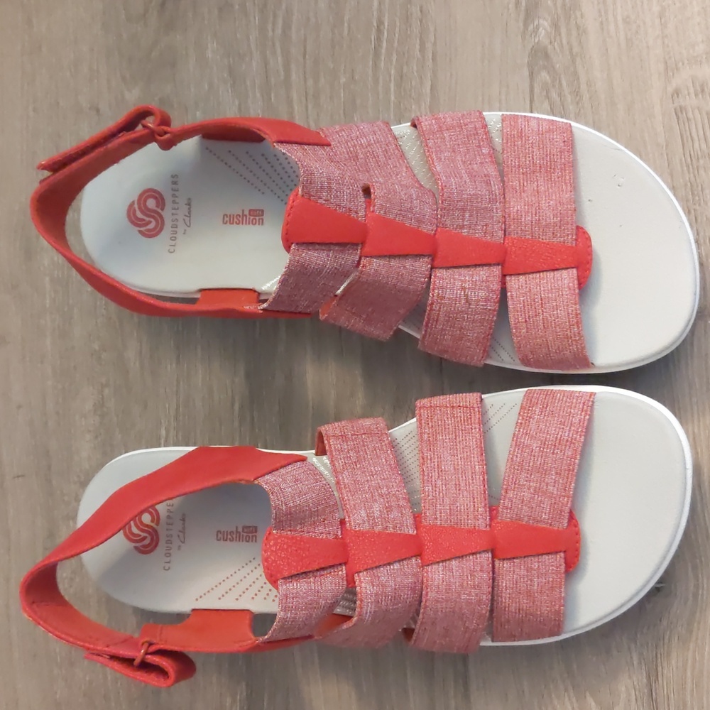 Clarks Cloudstepper sandals